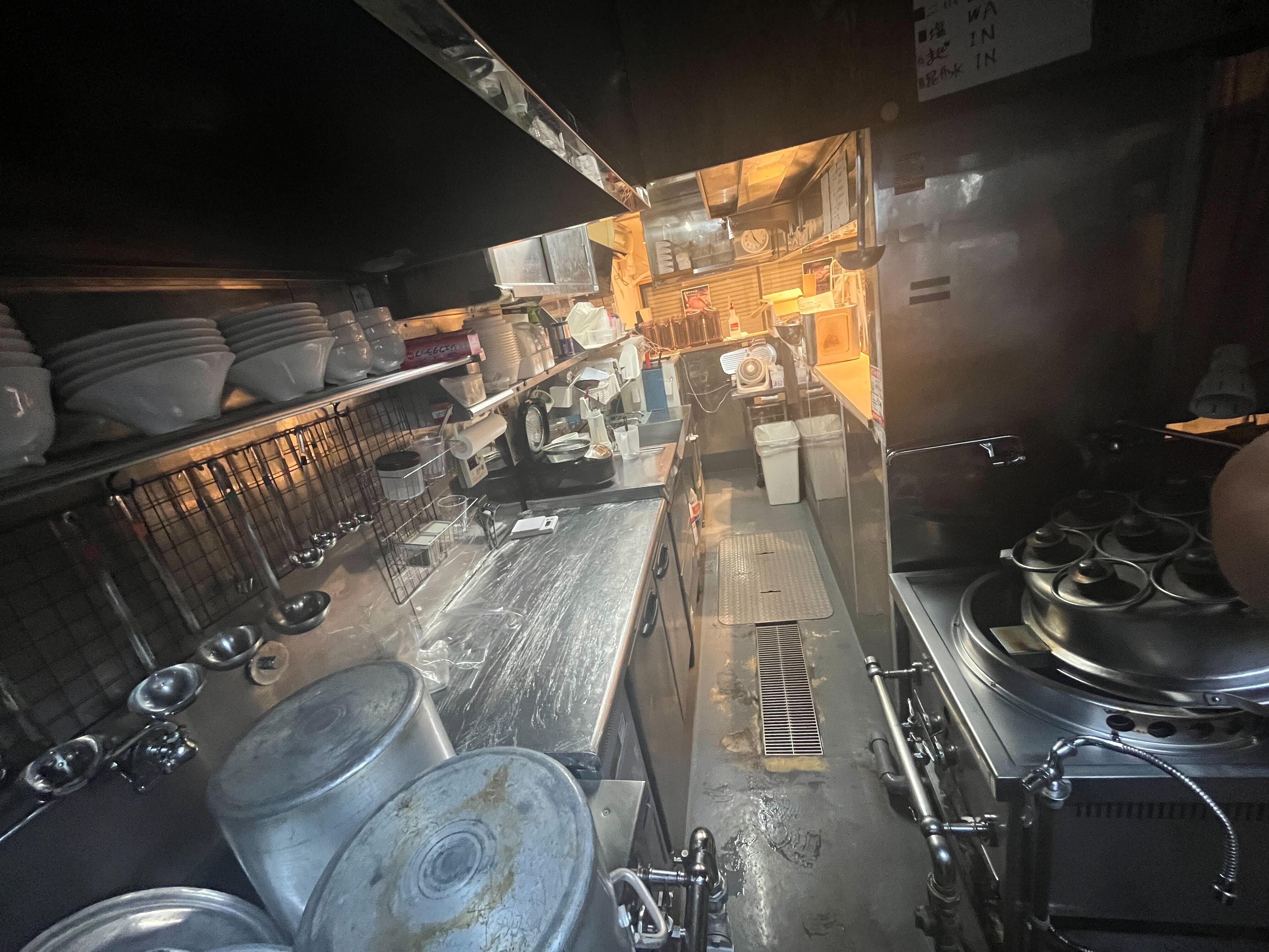 草加駅徒歩2分　近隣住民多数エリア！小箱ラーメン居抜き物件！